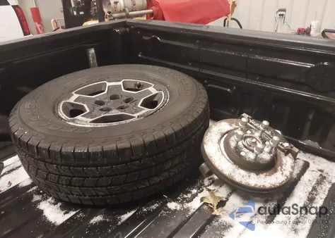 2023 Jeep Gladiator Mojave 4X4 z USA, uszkodzony, nr VIN 1C6JJTEG6PL543409